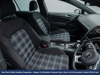 Used Volkswagen Golf 2018 for sale - 77914376: Photo