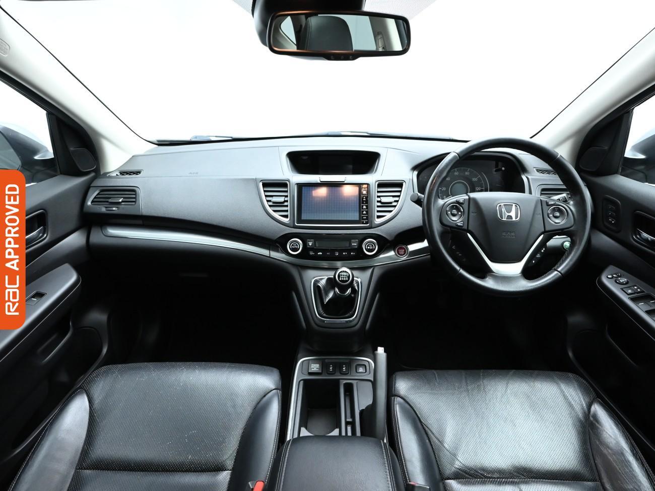 Used Honda CR-V 2017 for sale - 76636900: Photo 2