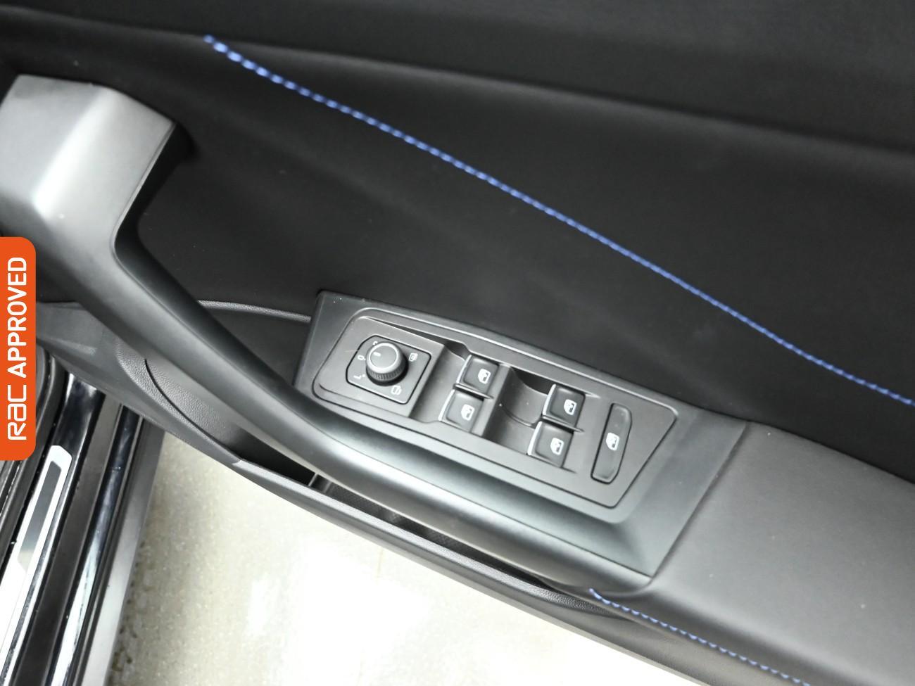 Used Volkswagen T-Roc 2023 for sale - 77327522: Photo 26