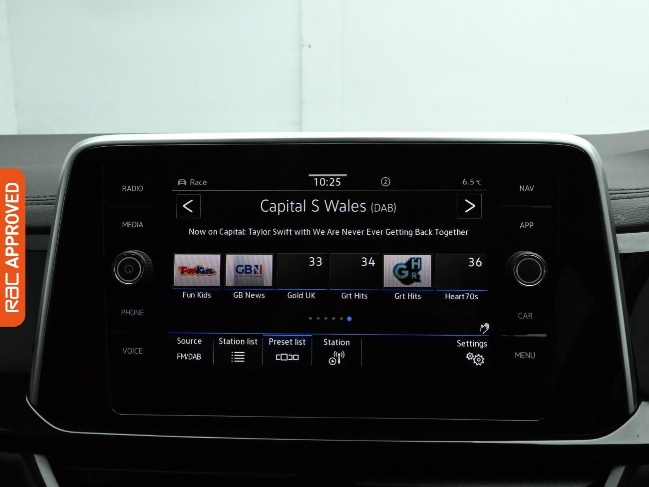 Used Volkswagen T-Roc 2023 for sale - 77327522: Photo 3