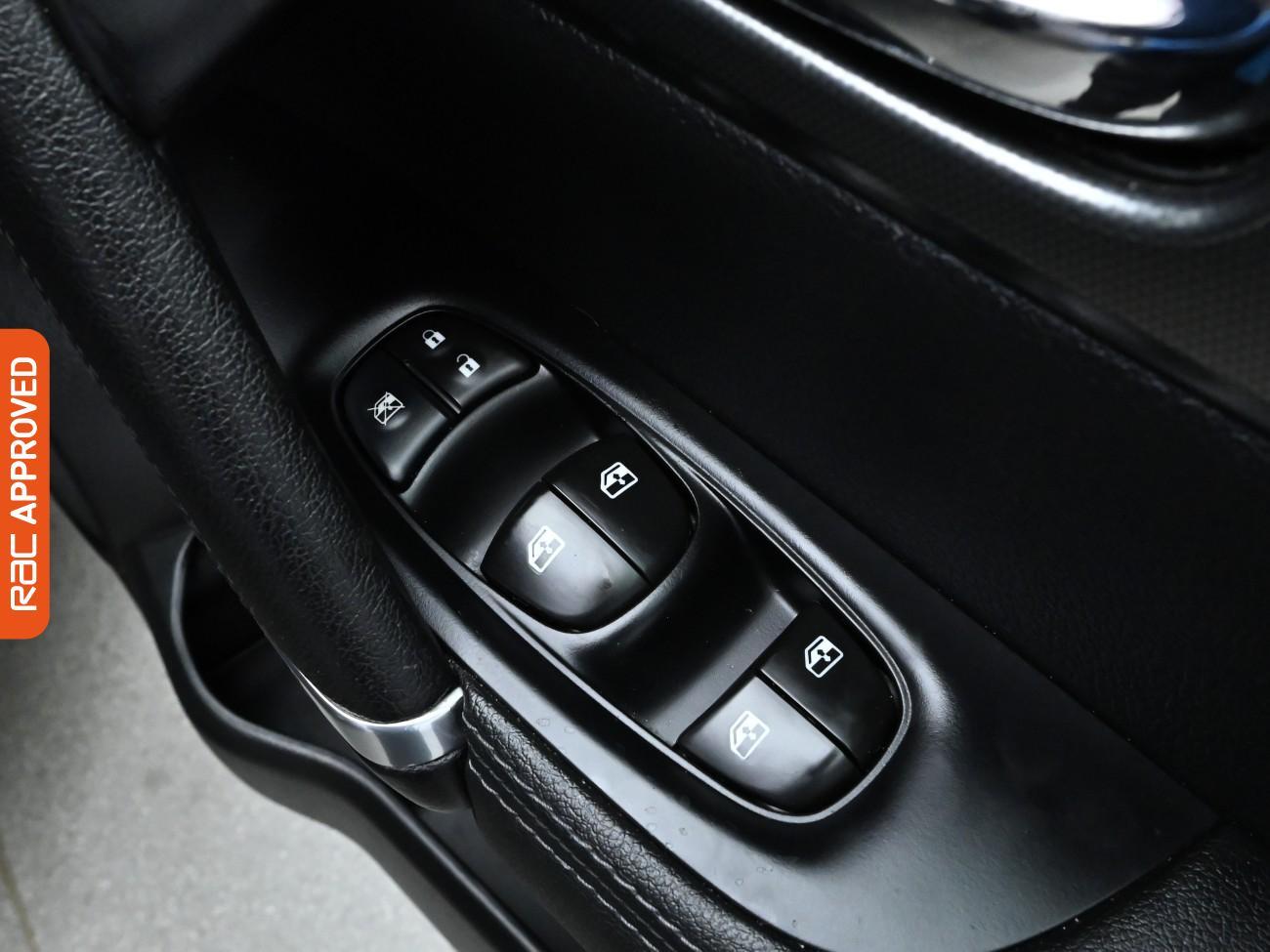 Used Nissan Qashqai 2018 for sale - 77527243: Photo 25