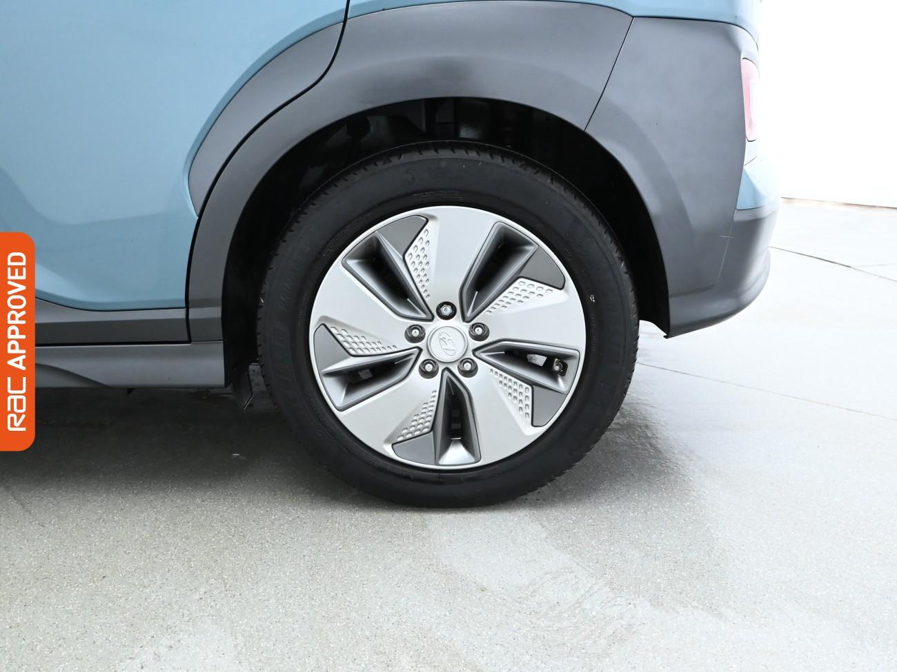 Used Hyundai KONA 2020 for sale - 76065240: Photo 32