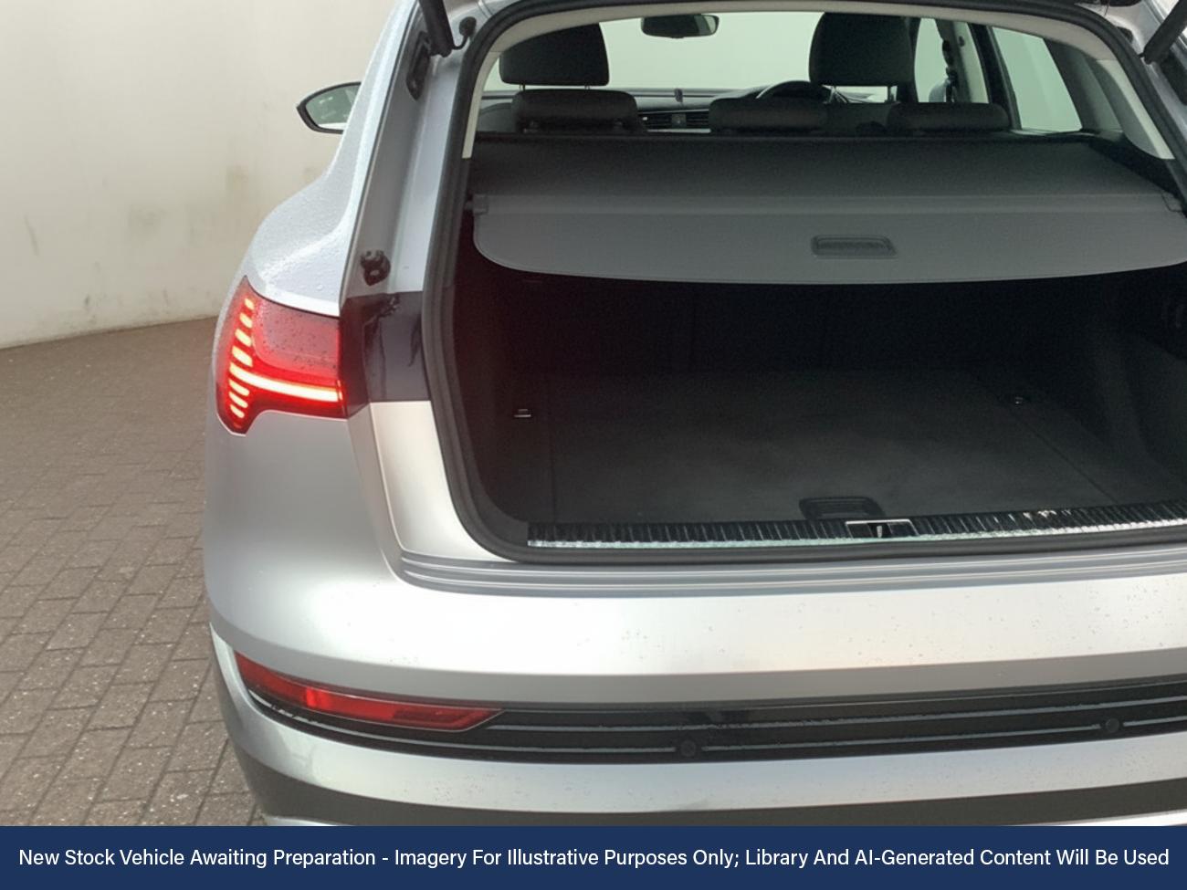 Used Audi e-tron 2022 for sale - 76391077: Photo 6