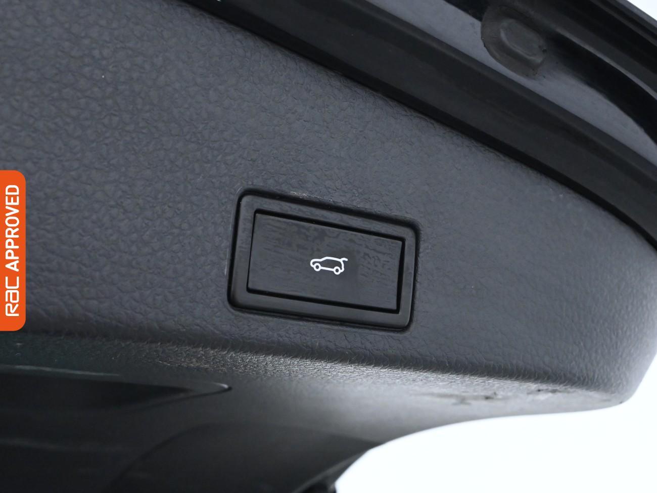 Used Volkswagen Touareg 2017 for sale - 76036842: Photo 27