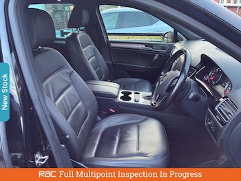 Used Volkswagen Touareg 2017 for sale - 76036842: Photo
