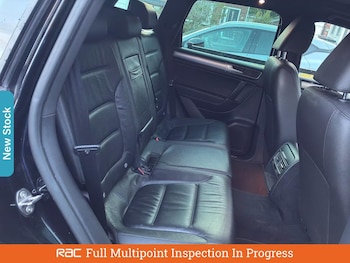 Used Volkswagen Touareg 2017 for sale - 76036842: Photo