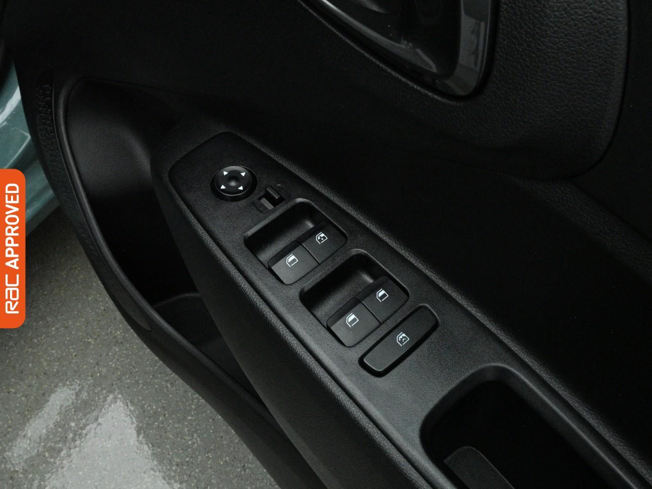 Used Hyundai i10 2023 for sale - 77719296: Photo 24