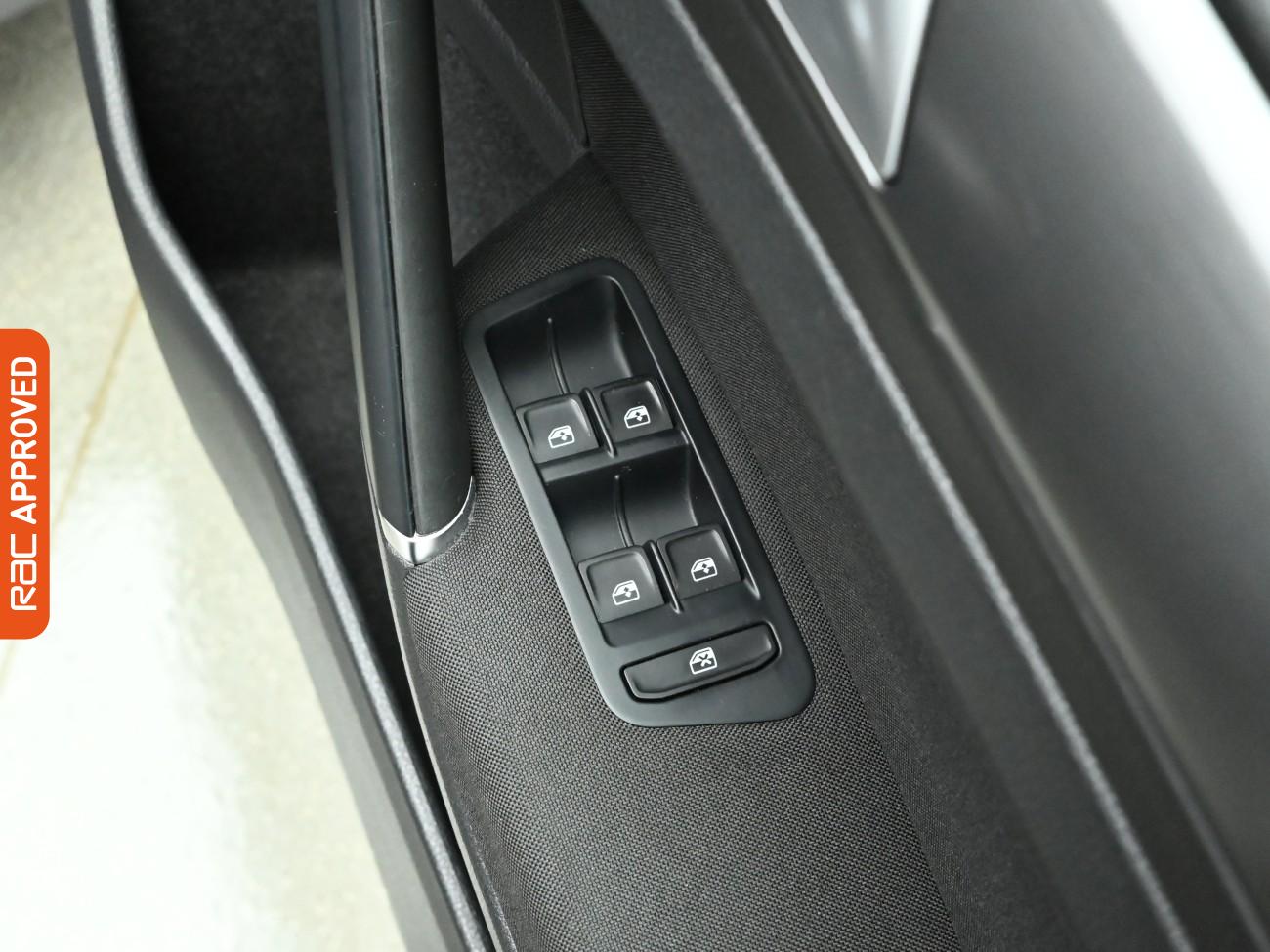 Used Volkswagen Golf 2019 for sale - 77407610: Photo 22