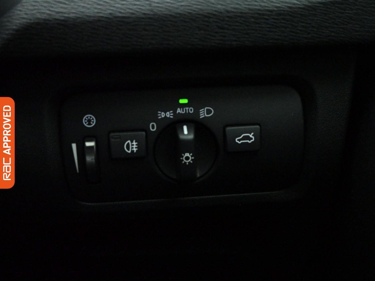 Used Volvo V40 2019 for sale - 78024772: Photo 18