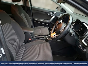 Used Kia XCeed 2023 for sale - 78408025: Photo