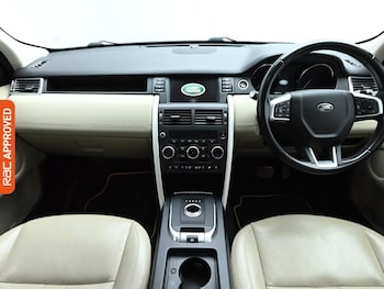 Used Land Rover Discovery Sport 2018 for sale - 75824232: Photo