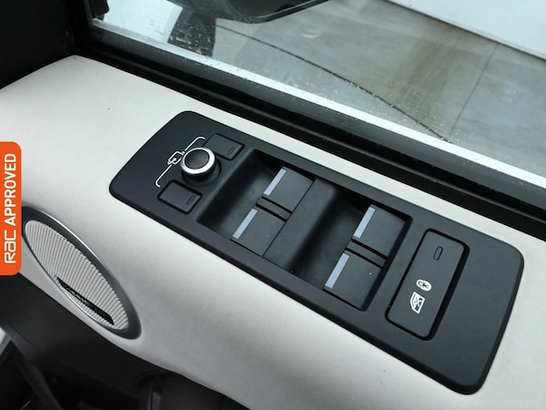 Used Land Rover Discovery 2017 for sale - 75824170: Photo 36