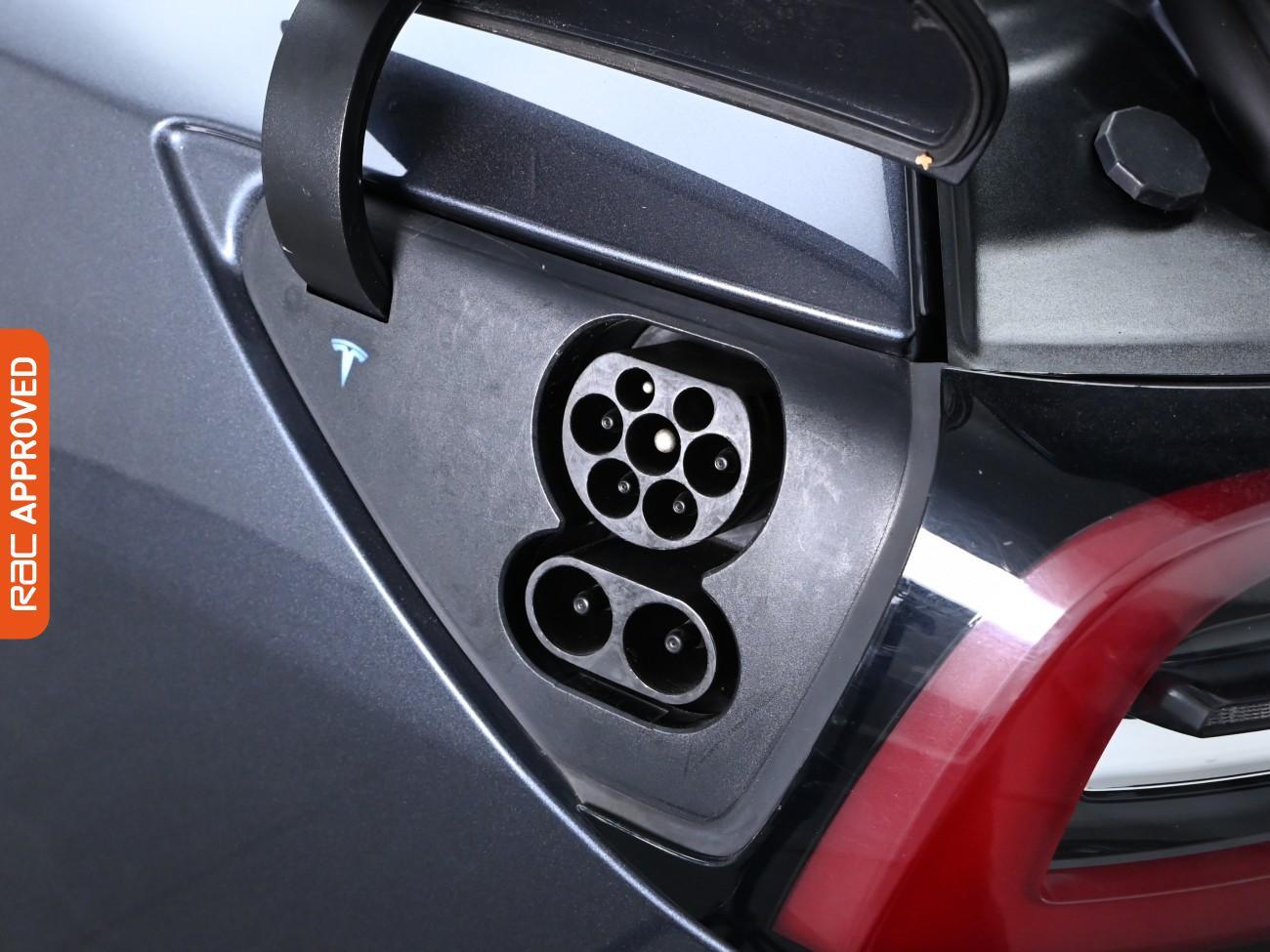 Used Tesla Model 3 2020 for sale - 76156419: Photo 27