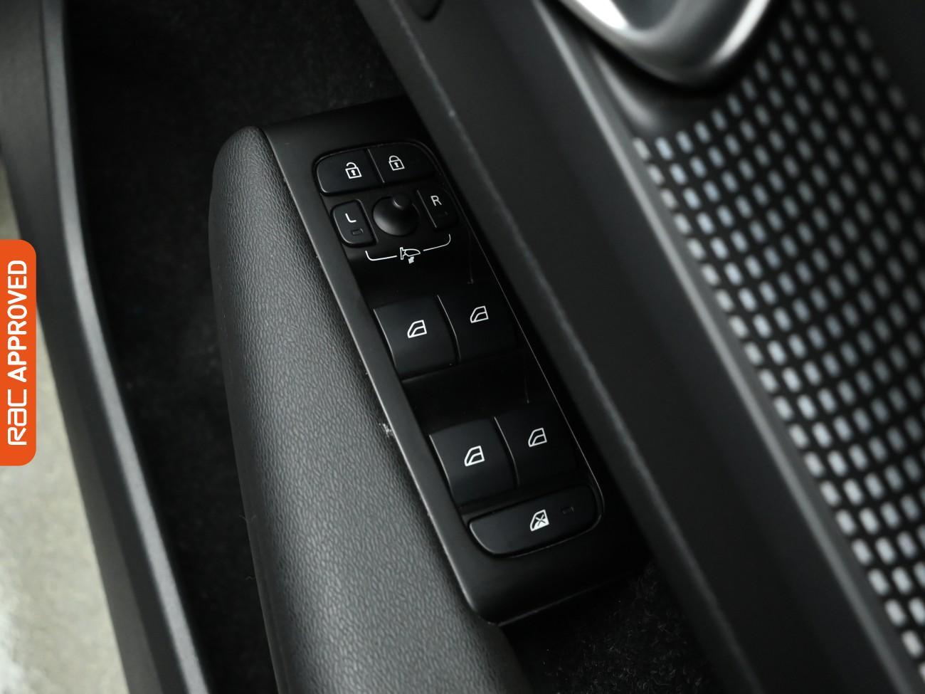 Used Volvo XC40 2021 for sale - 77275282: Photo 23