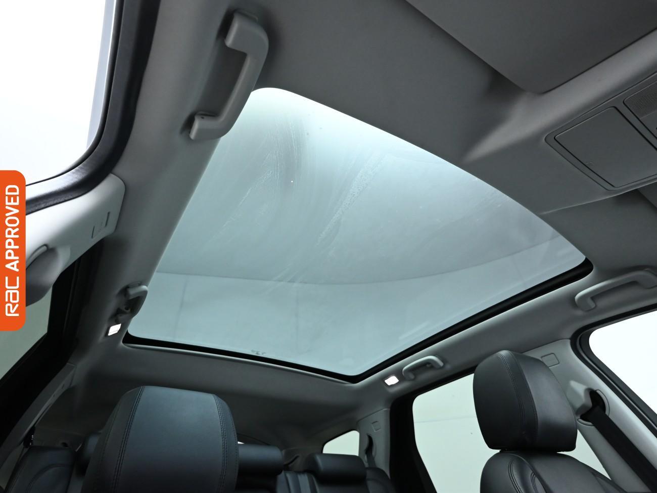 Used Land Rover Discovery Sport 2016 for sale - 76718461: Photo 3