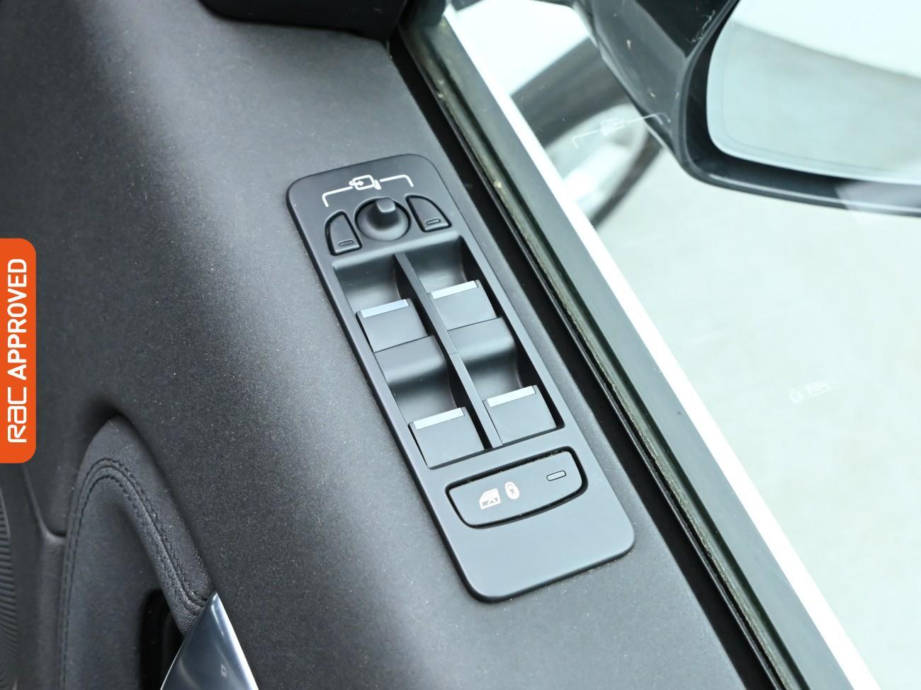 Used Land Rover Discovery Sport 2020 for sale - 76236732: Photo 24