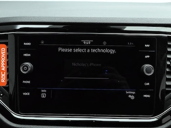 Used Volkswagen T-Roc 2021 for sale - 76767736: Photo