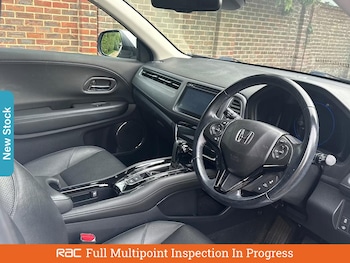Used Honda HR-V 2017 for sale - 76206859: Photo 3