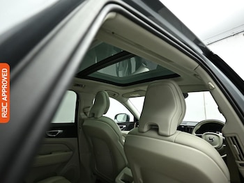 Used Volvo XC60 2018 for sale - 79352086: Photo