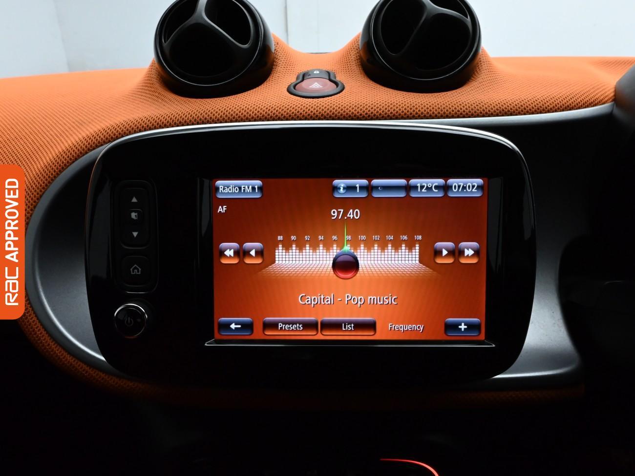 Used smart fortwo 2015 for sale - 76224684: Photo 16