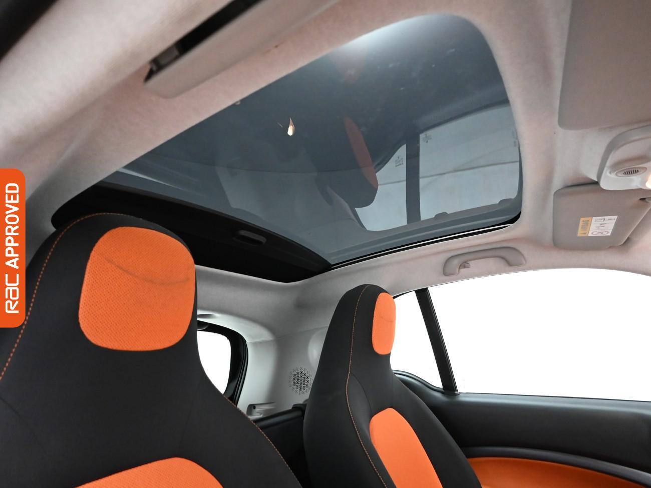 Used smart fortwo 2015 for sale - 76224684: Photo 19