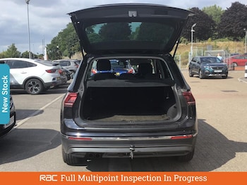 Used Volkswagen Tiguan 2019 for sale - 75701027: Photo