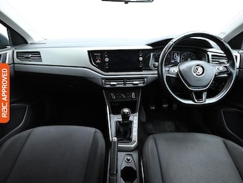Used Volkswagen Polo 2019 for sale - 76119874: Photo 2