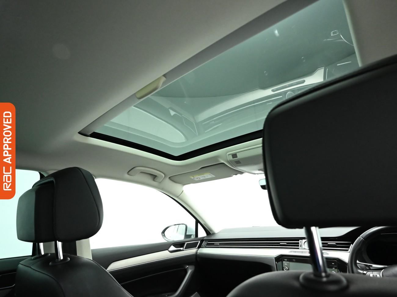 Used Volkswagen Passat 2018 for sale - 77535454: Photo 3