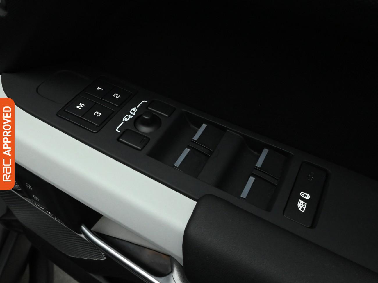 Used Land Rover Defender 2023 for sale - 77680038: Photo 39