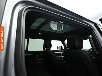 Used Land Rover Defender 110 2023 for sale - 77680038: Photo