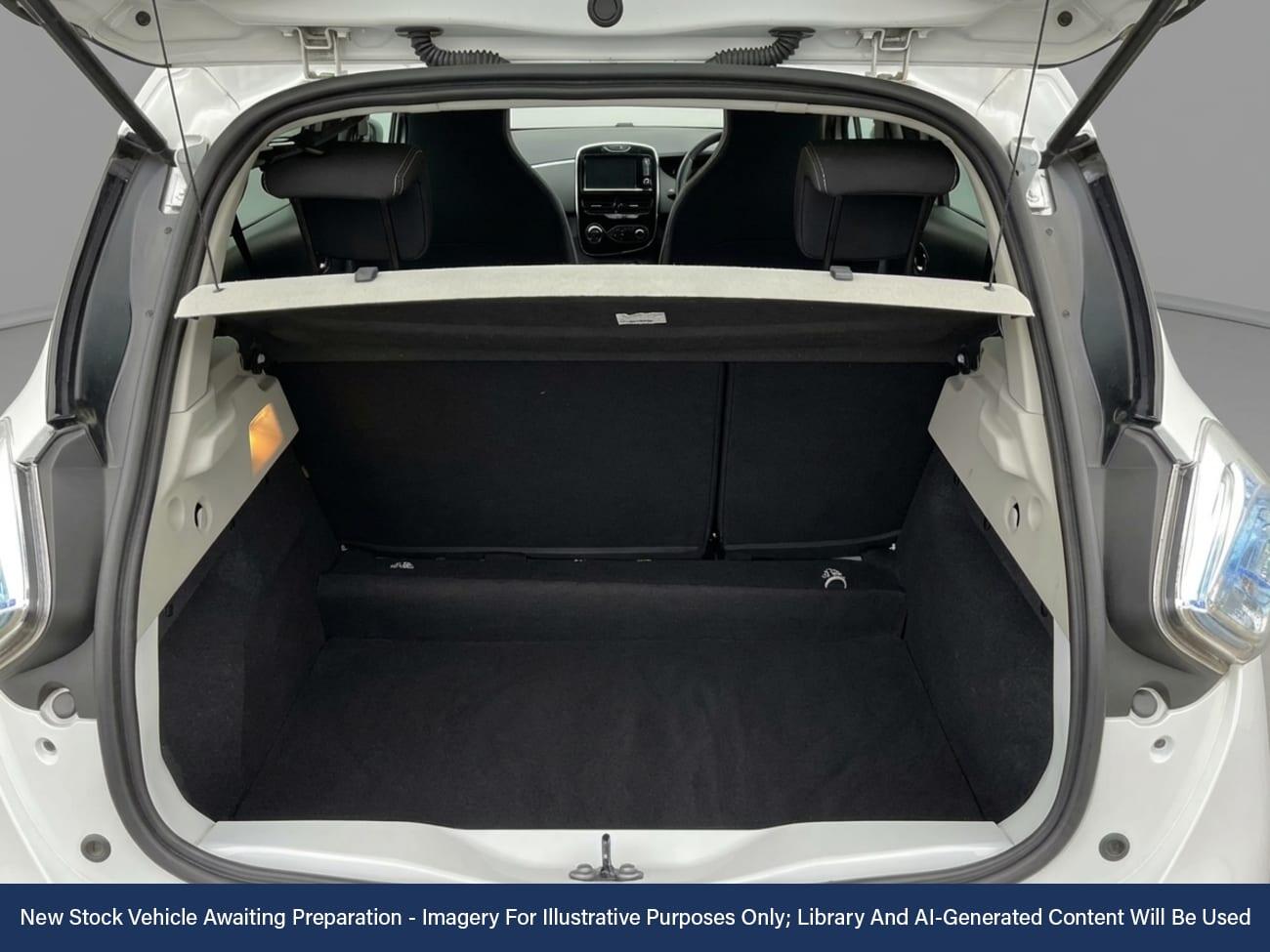 Used Renault Zoe 2017 for sale - 76972686: Photo 8