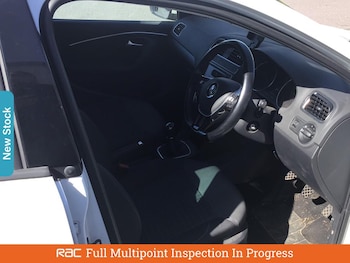 Used Volkswagen Polo 2017 for sale - 76047412: Photo