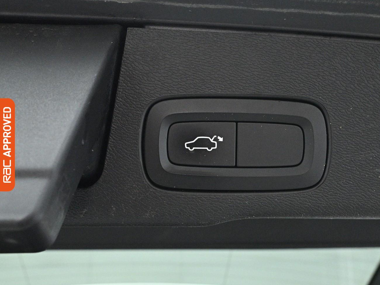 Used Volvo XC60 2018 for sale - 77963262: Photo 29