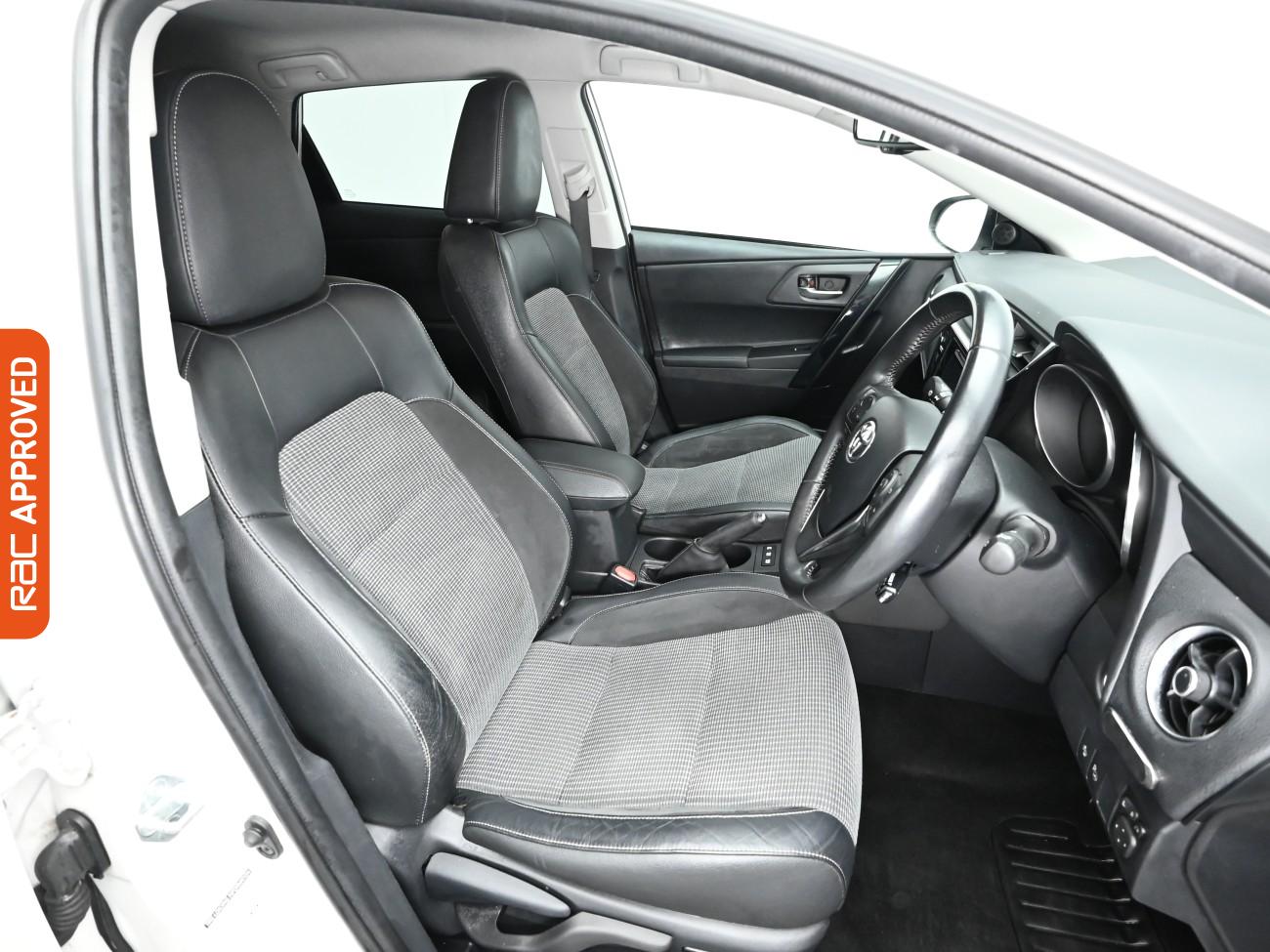 Used Toyota Auris 2017 for sale - 76746277: Photo 12