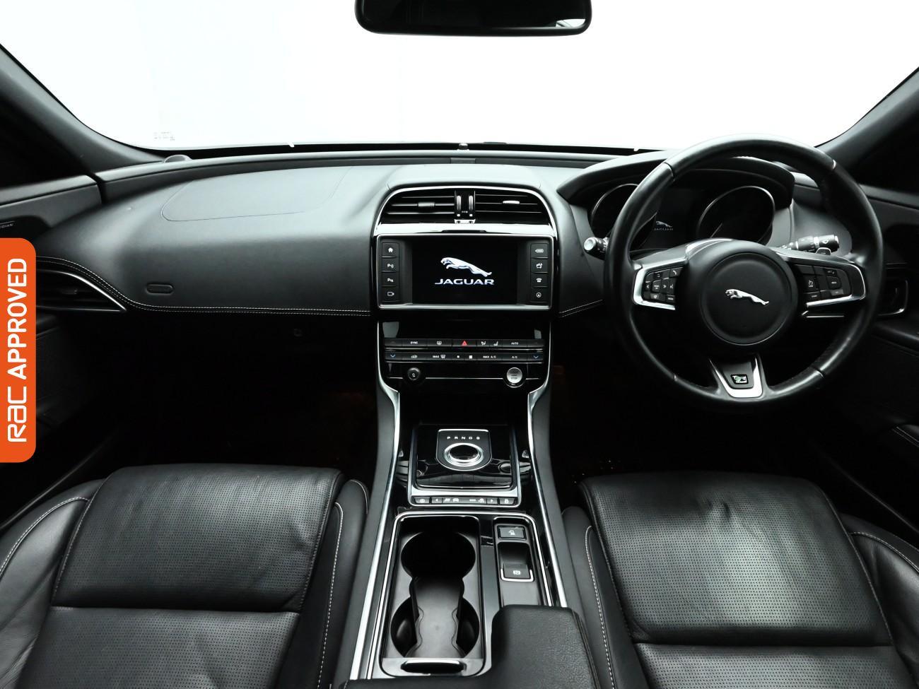 Used Jaguar XE 2017 for sale - 77048411: Photo 2