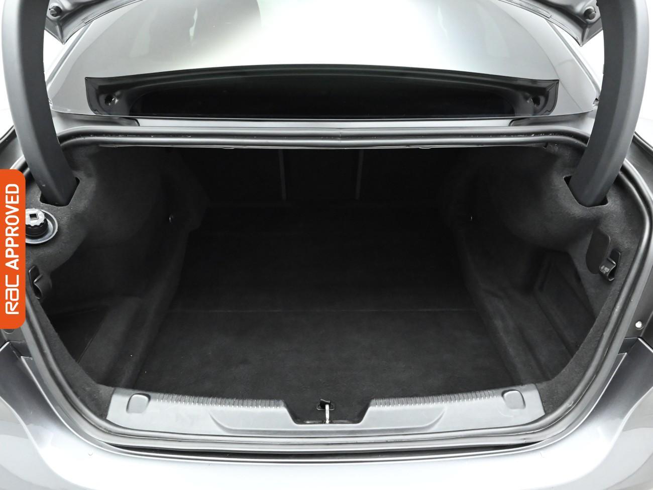 Used Jaguar XE 2017 for sale - 77048411: Photo 25