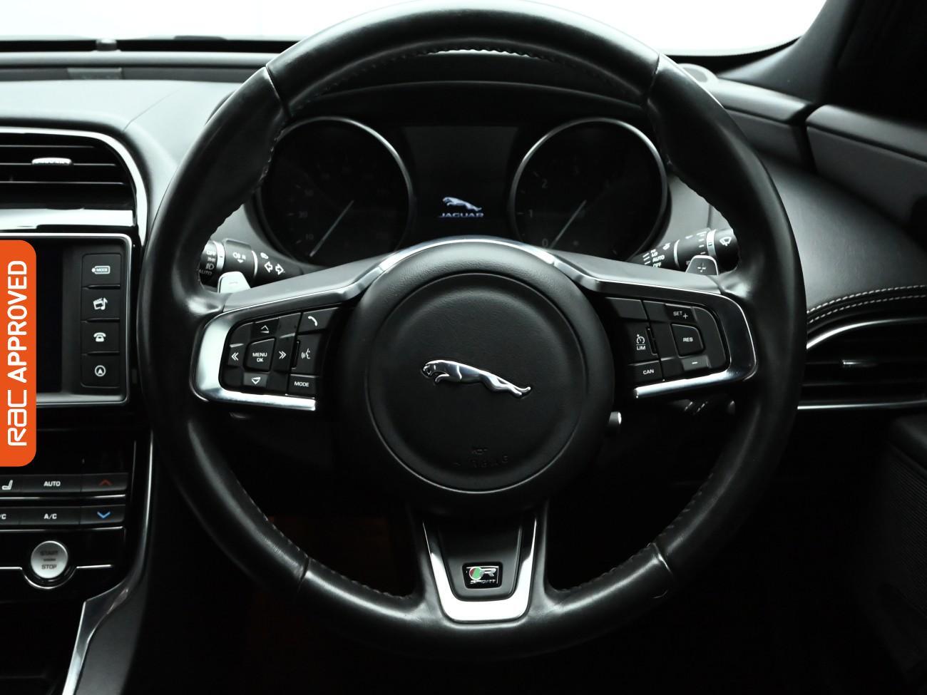 Used Jaguar XE 2017 for sale - 77048411: Photo 9