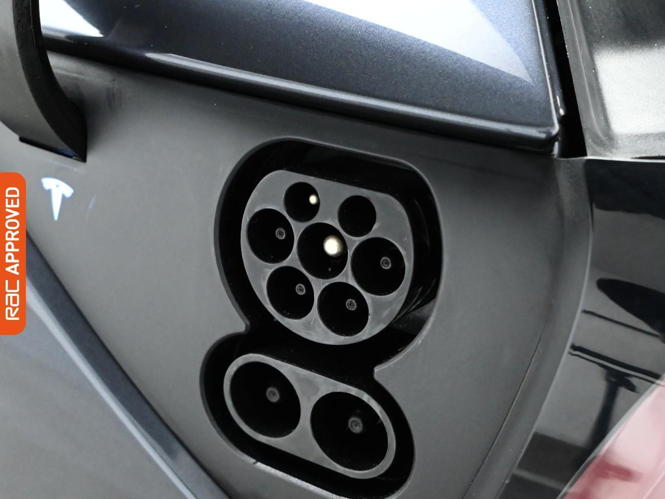 Used Tesla Model 3 2020 for sale - 77463235: Photo 28