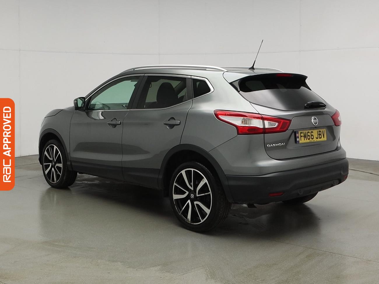 Used Nissan Qashqai 2017 for sale - 77429637: Photo 4