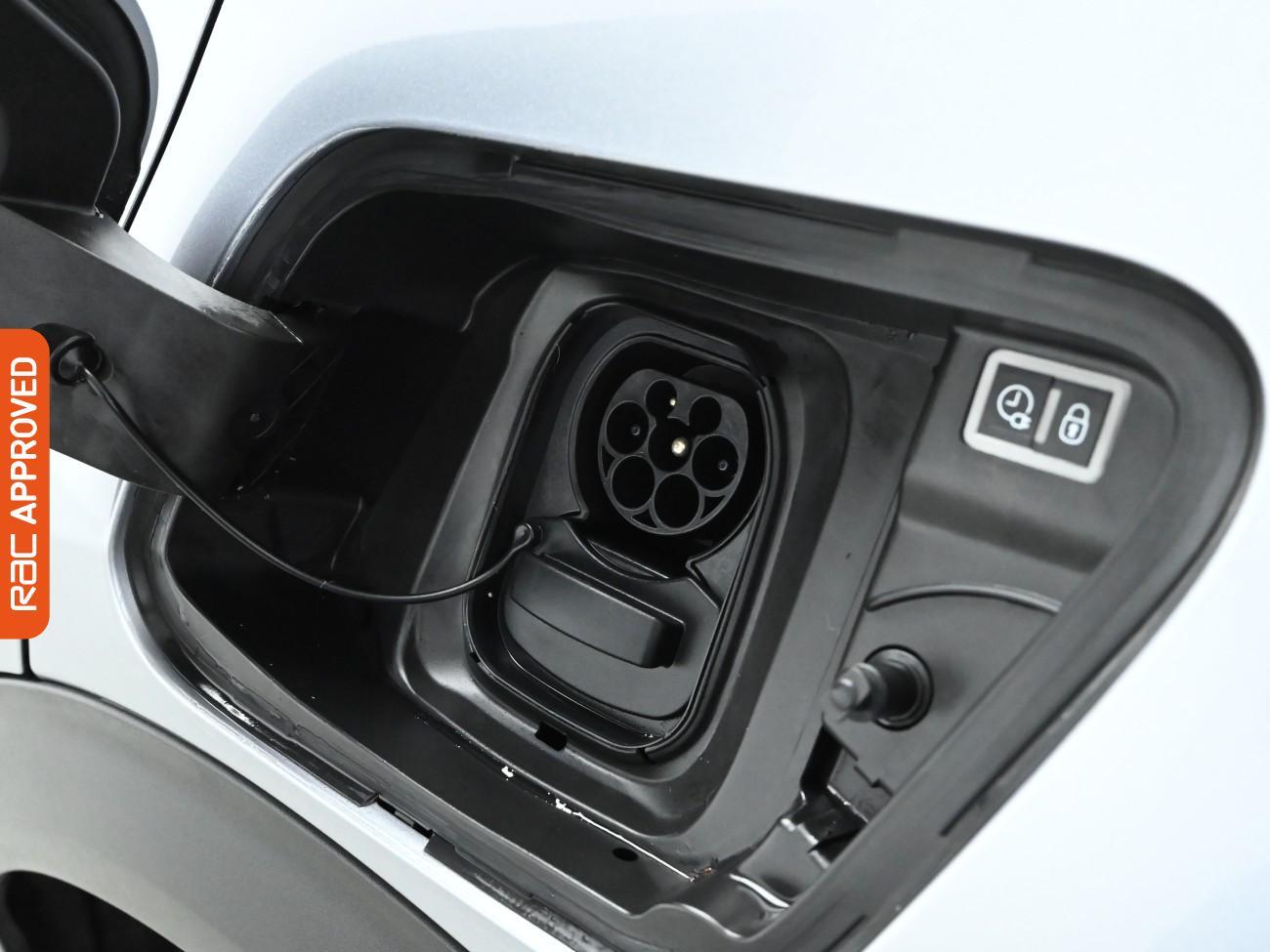 Used Peugeot E-2008 2022 for sale - 76491171: Photo 30