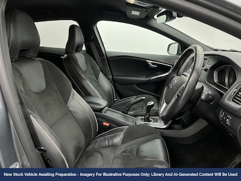 Used Volvo V40 2019 for sale - 77577728: Photo