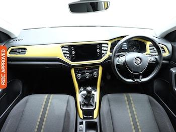 Used Volkswagen T-Roc 2019 for sale - 75499560: Photo