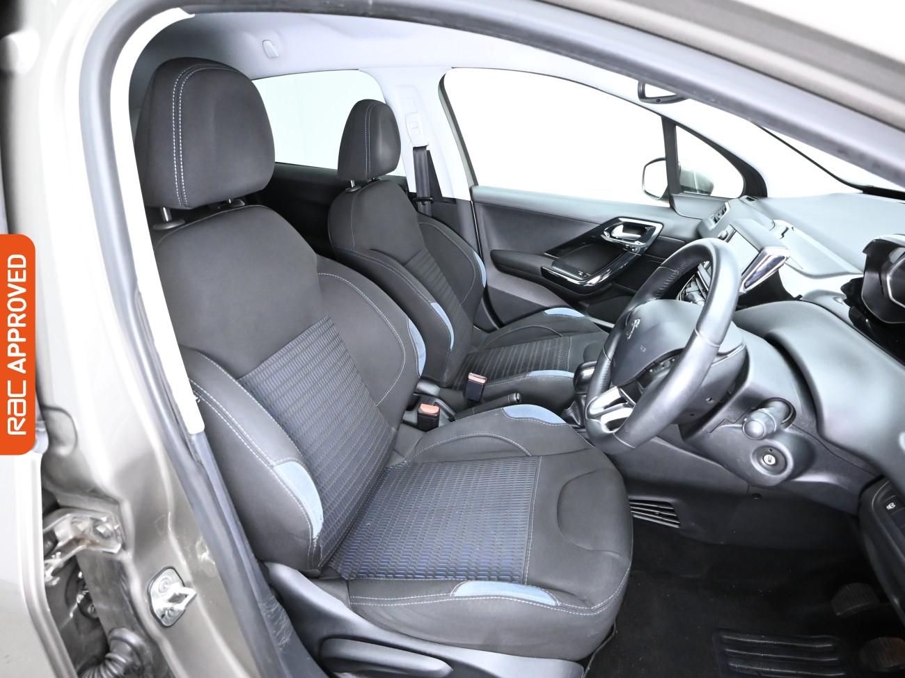 Used Peugeot 208 2014 for sale - 76362796: Photo 12