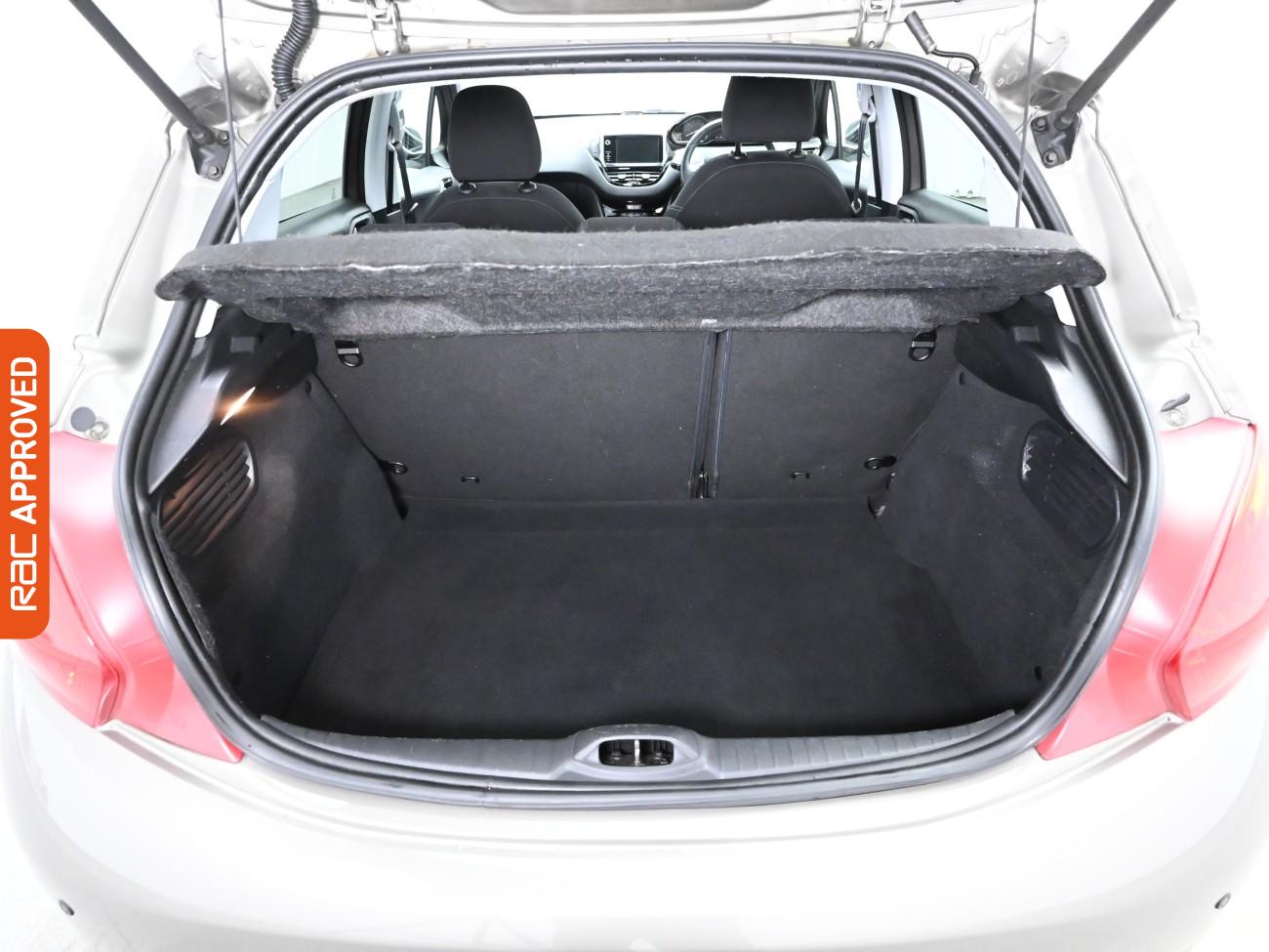 Used Peugeot 208 2014 for sale - 76362796: Photo 24
