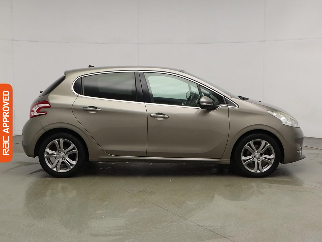Used Peugeot 208 2014 for sale - 76362796: Photo 6