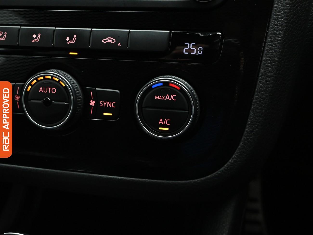 Used Volkswagen Scirocco 2016 for sale - 77680094: Photo 16