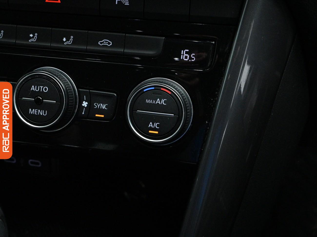 Used Volkswagen T-Roc 2021 for sale - 77820256: Photo 15