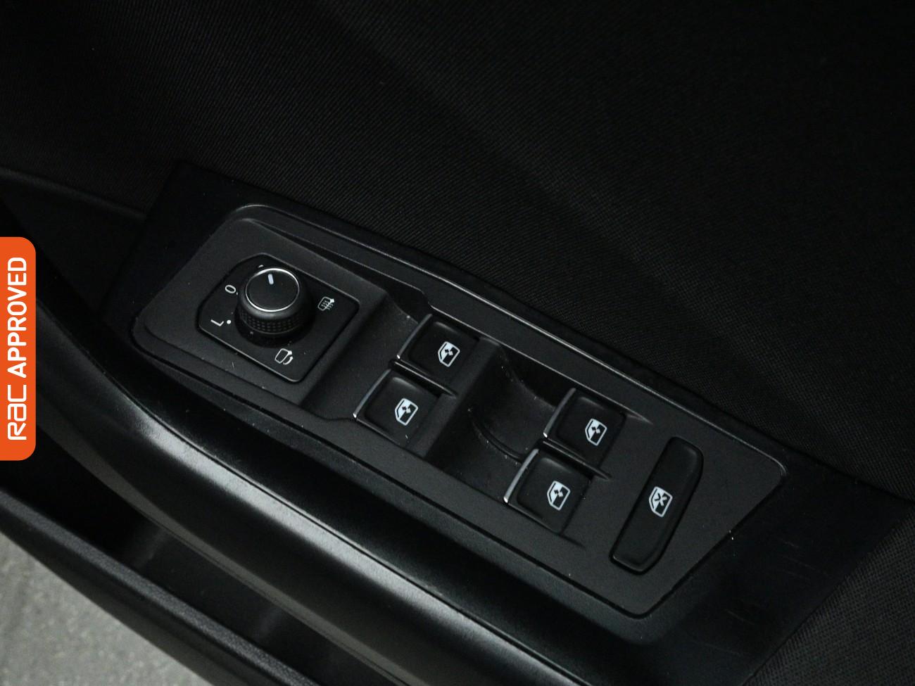 Used Volkswagen T-Roc 2021 for sale - 77820256: Photo 23