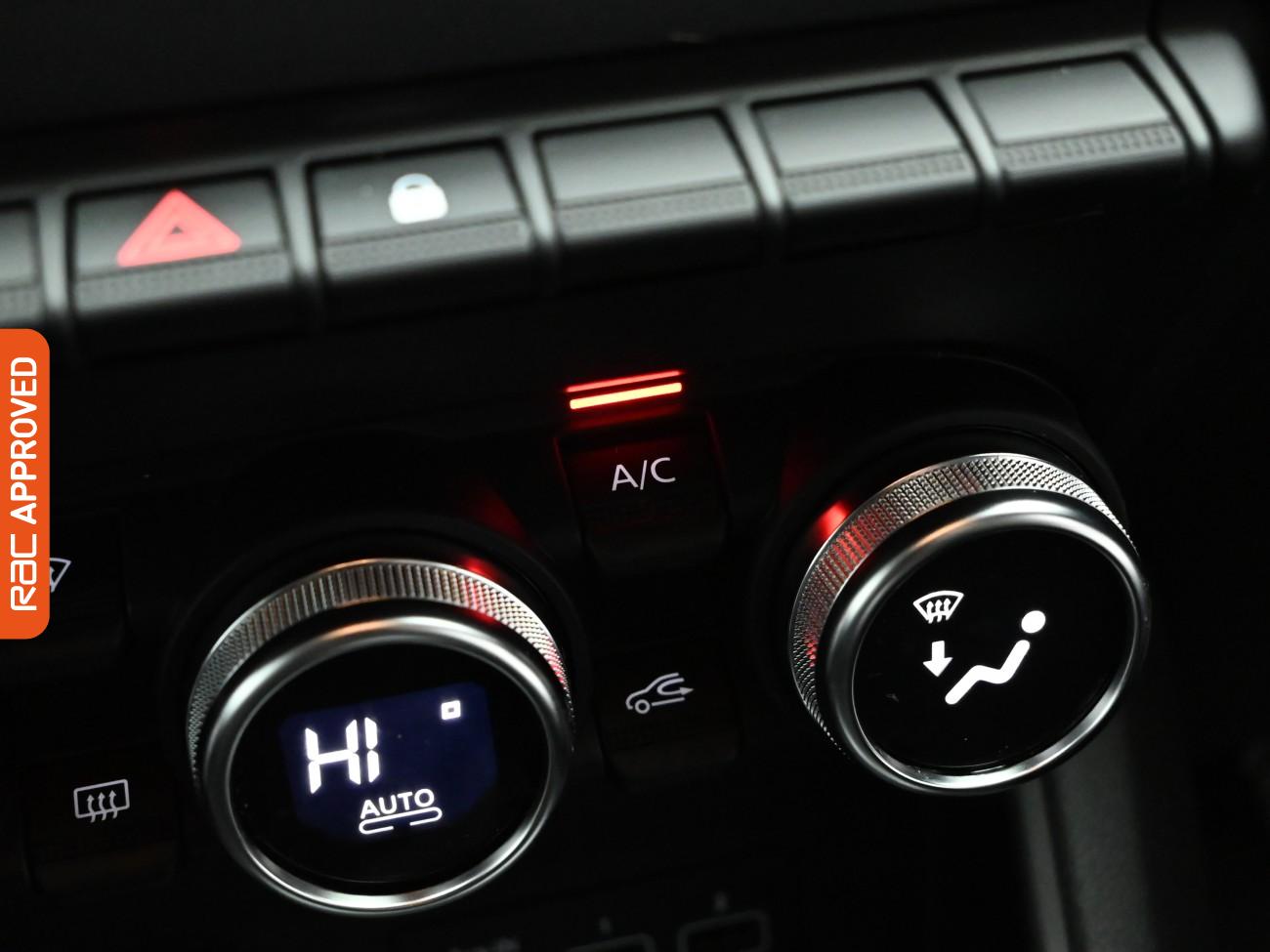 Used Renault Captur 2021 for sale - 76629858: Photo 17