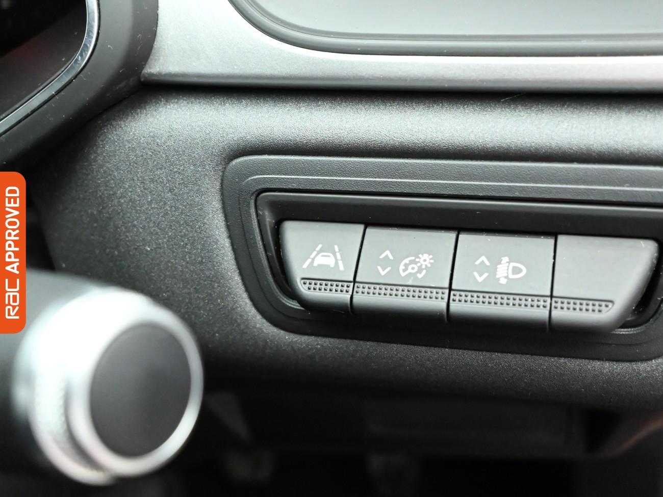 Used Renault Captur 2021 for sale - 76629858: Photo 24